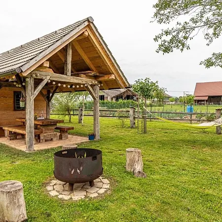 House Mimi Сasa de vacaciones Metlika